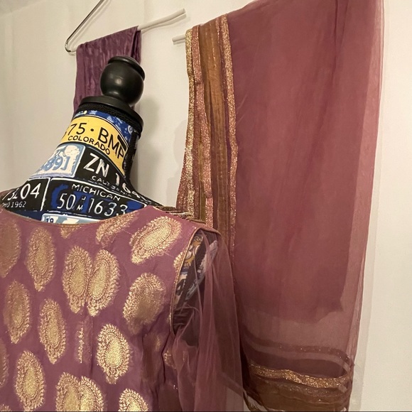 Purple & Gold Salwar Kameez Indian 3-Piece Set – Punjab/Pakistan Style - Picture 4 of 9